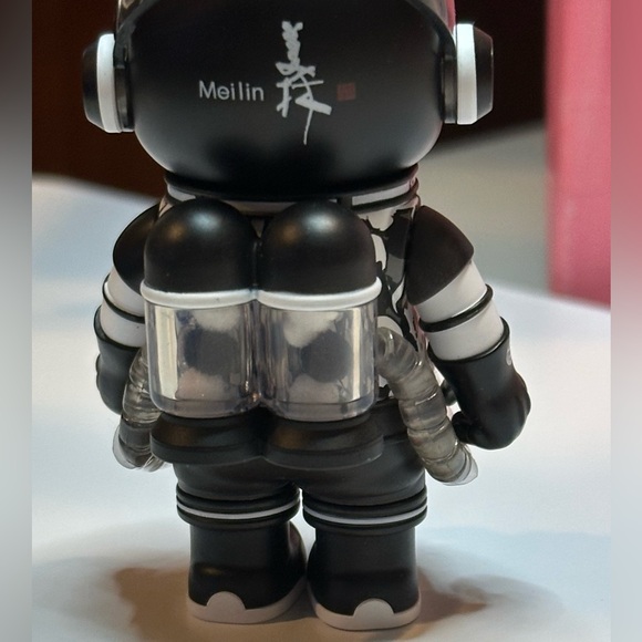 100% MEGA SPACE MOLLY Series 2 Meilin Panda - Picture 2 of 3